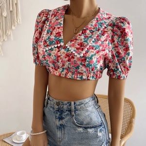 *NEW* SHEIN Allover Floral Print Puff Sleeve Crop Blouse